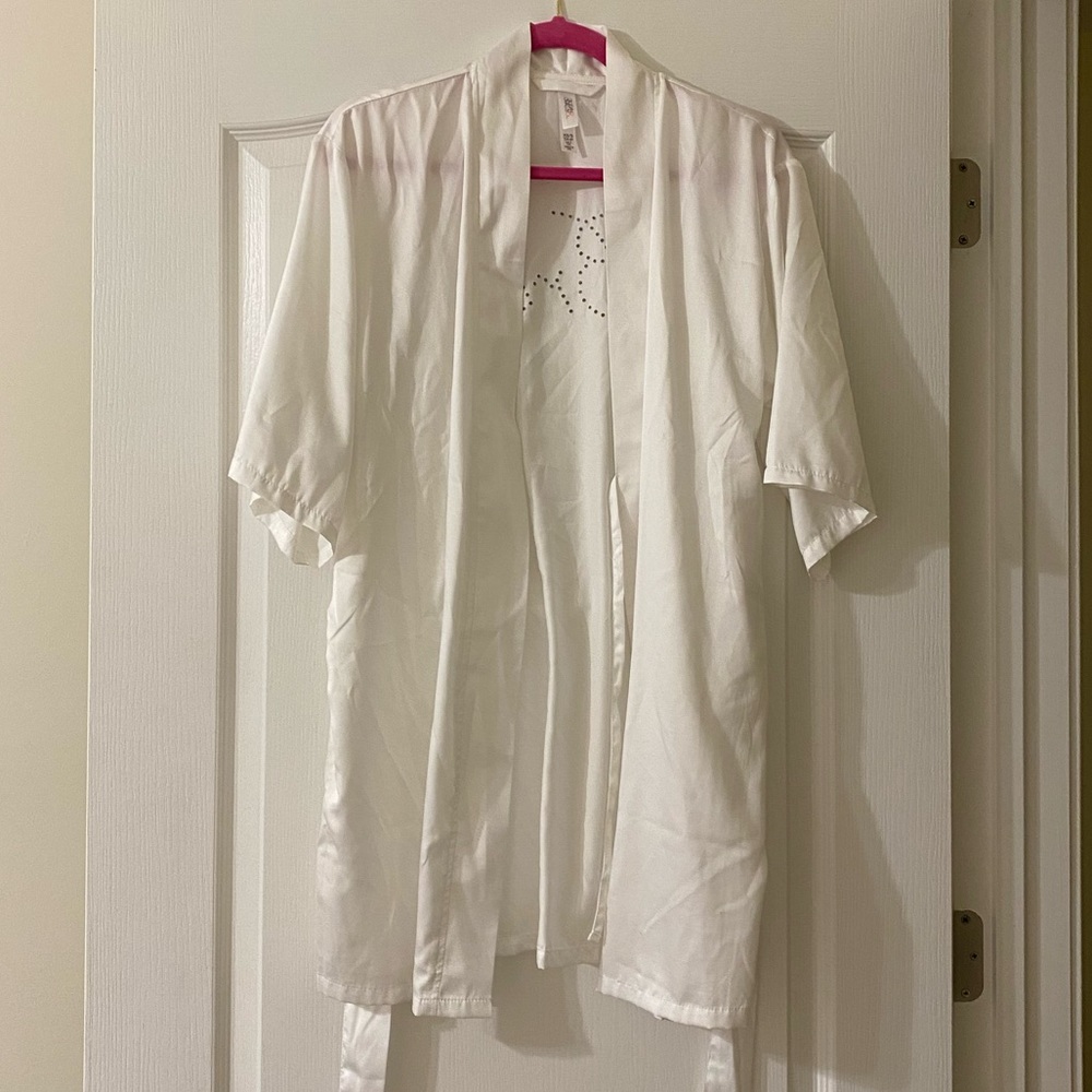 Bridal Robe - Picture 4 of 7